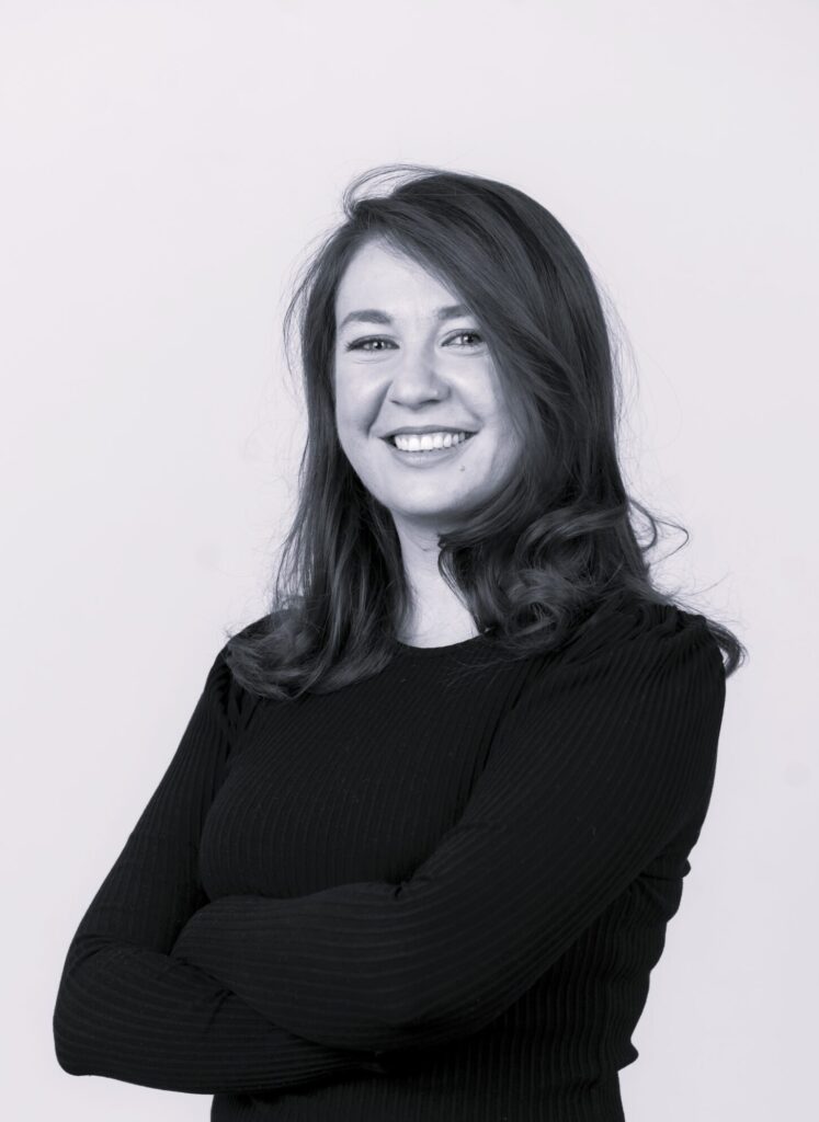 Camelia Crîșmariu